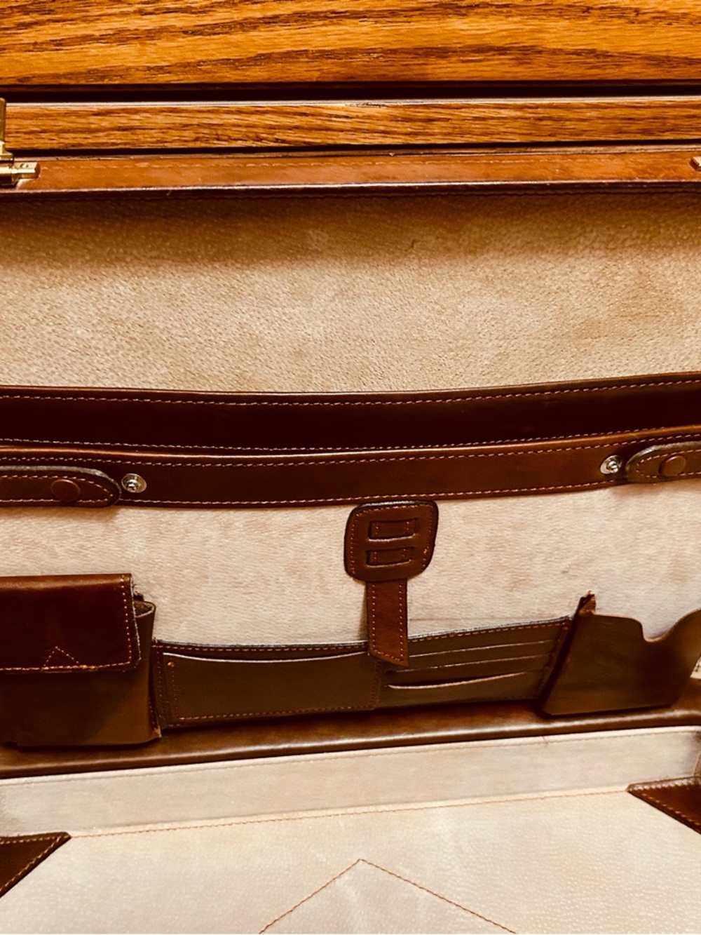 Briefcase - Picture 5 of 5